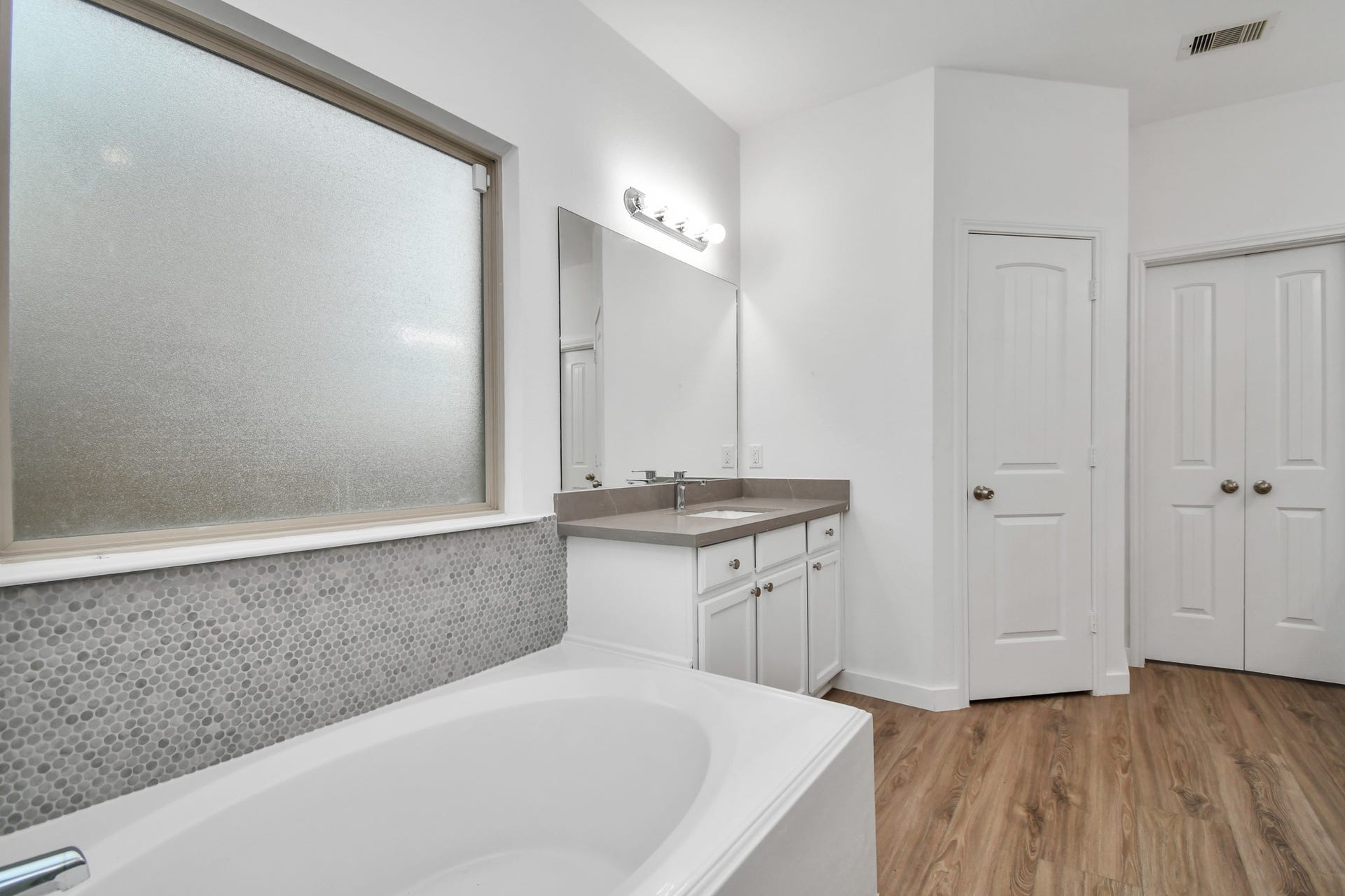 25827 Rustica Drive, Tomball, TX 77375 25827 Rustica Drive, Tomball, TX 77375