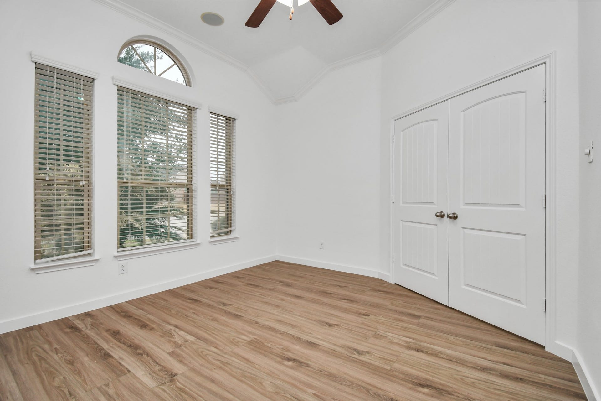 25827 Rustica Drive, Tomball, TX 77375 25827 Rustica Drive, Tomball, TX 77375