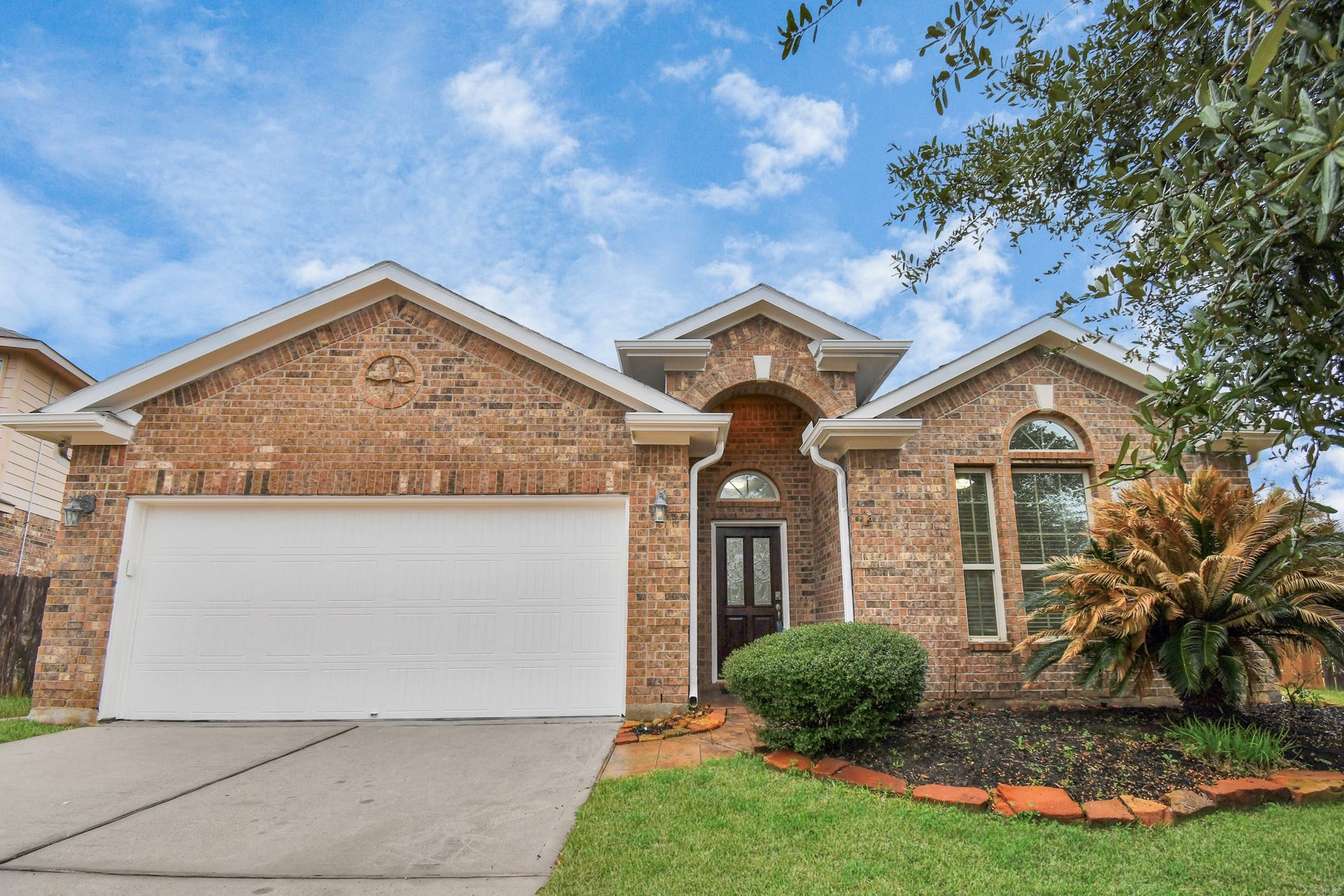 25827 Rustica Drive, Tomball, TX 77375 25827 Rustica Drive, Tomball, TX 77375