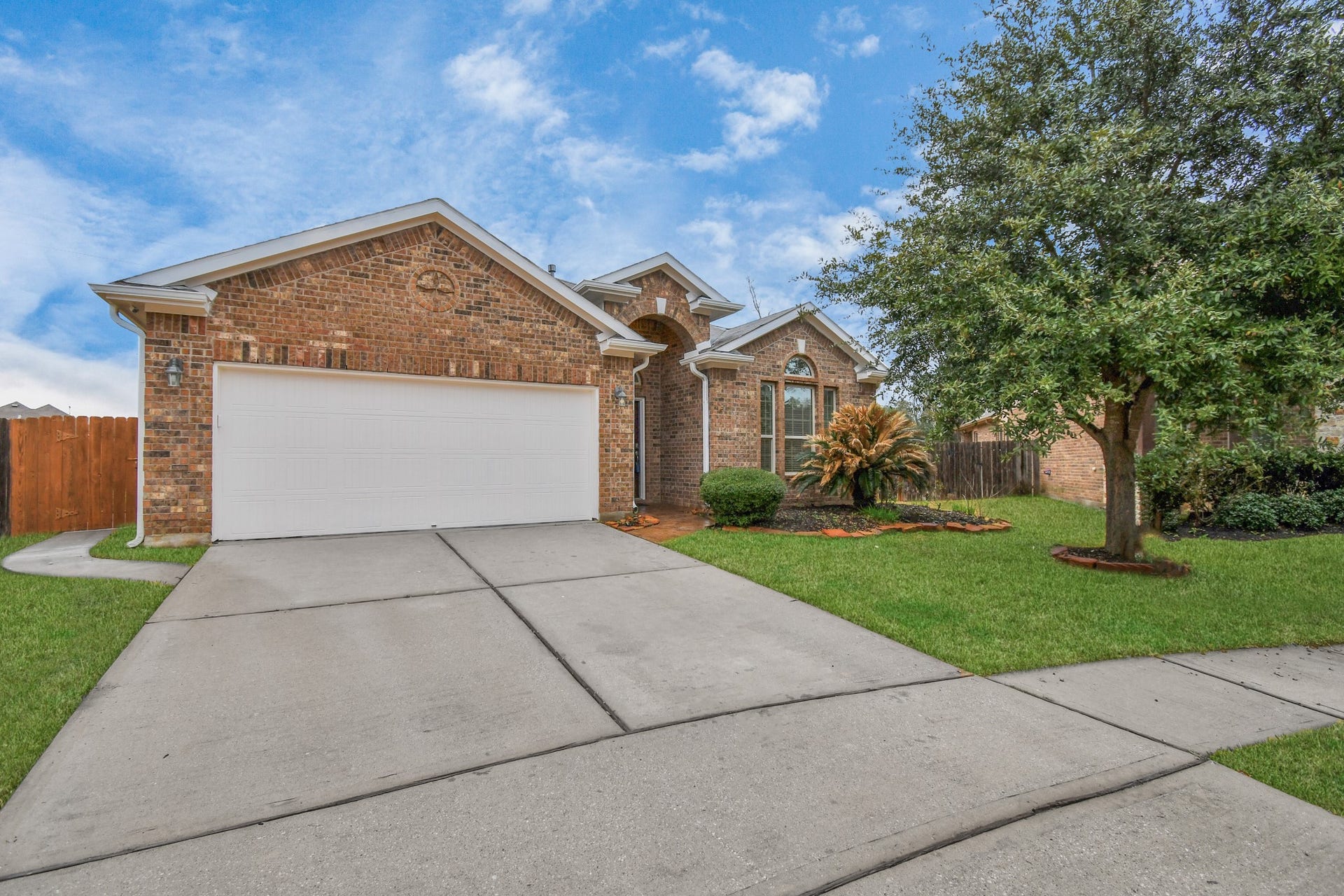 25827 Rustica Drive, Tomball, TX 77375 25827 Rustica Drive, Tomball, TX 77375