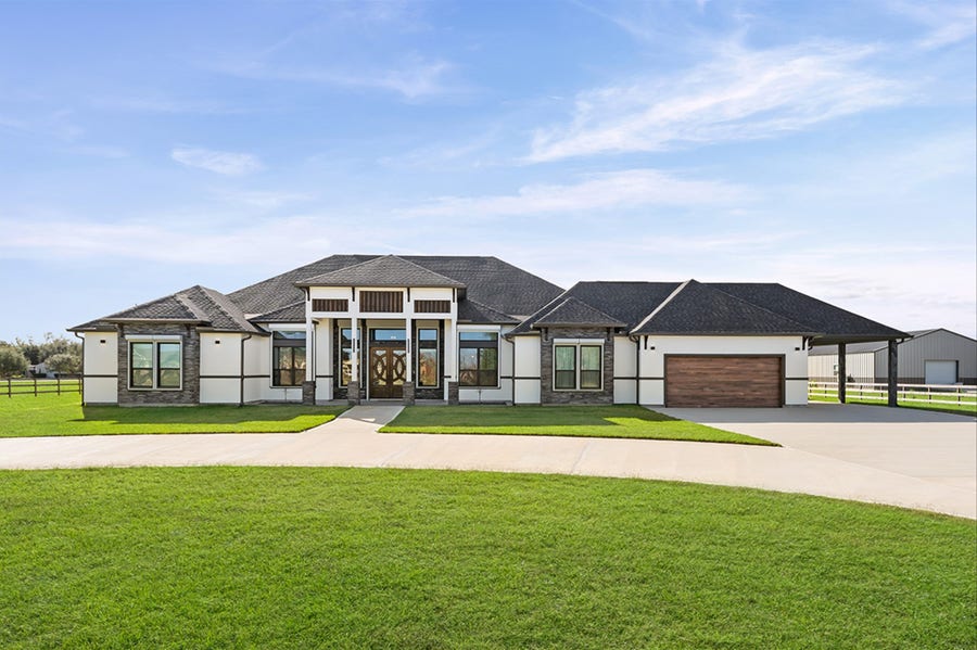 Property photo for 17714 Cypress Hill Drive, Rosharon, TX
