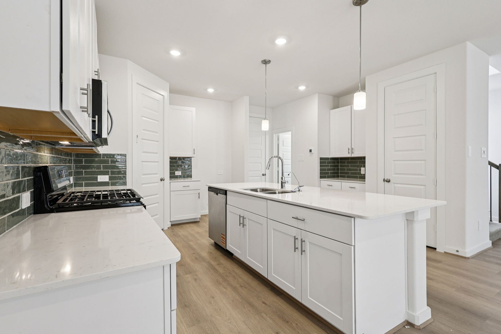 9155 Banpo Heights Drive, Cypress, TX 77433 Photo is not of the actual home, but is an inspirational photo of builder's model home and may depict options, furnishings, and/or decorator features that are not included.