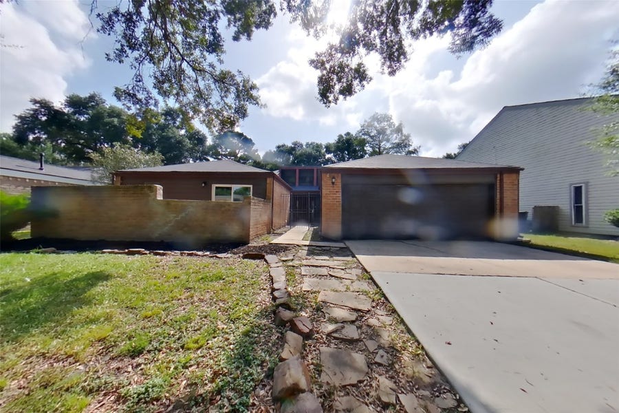 Property photo for 2006 Fernspray Lane, Houston, TX
