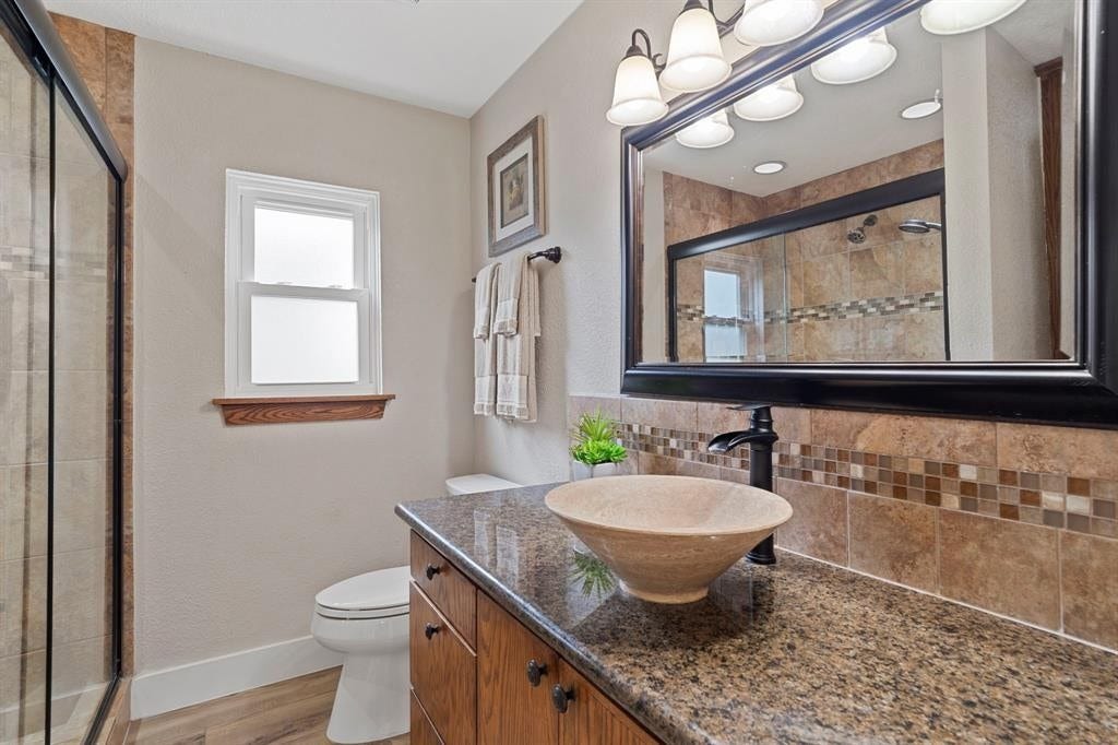 30 N Curlew Street, La Marque, TX 77568 30 N Curlew Street, La Marque, TX 77568