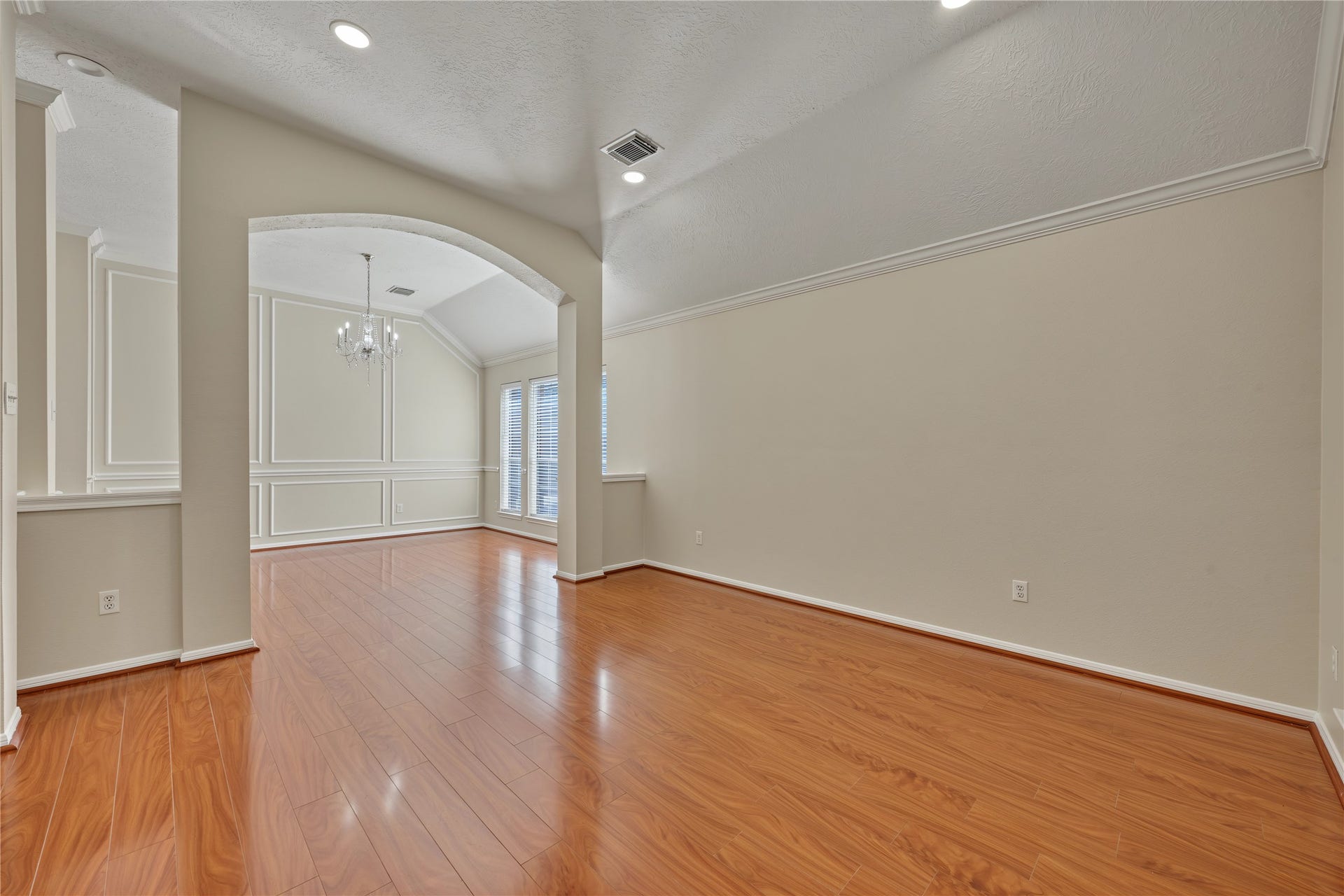 102 Crimson Bay Drive, League City, TX 77573