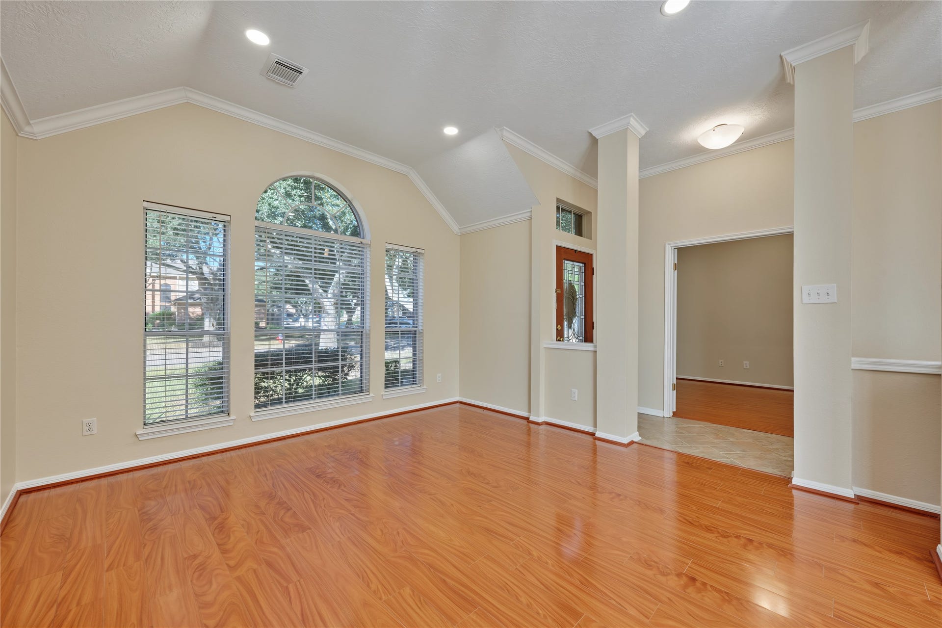 102 Crimson Bay Drive, League City, TX 77573