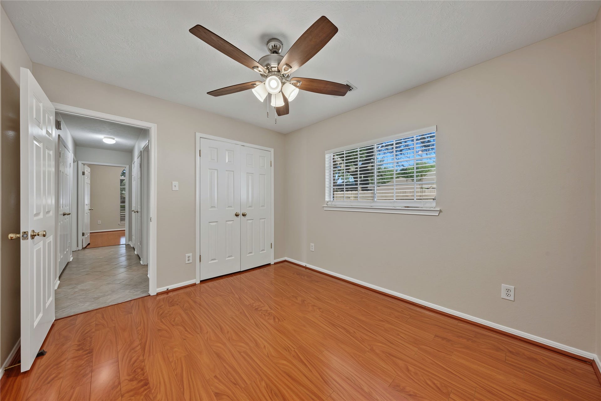 102 Crimson Bay Drive, League City, TX 77573