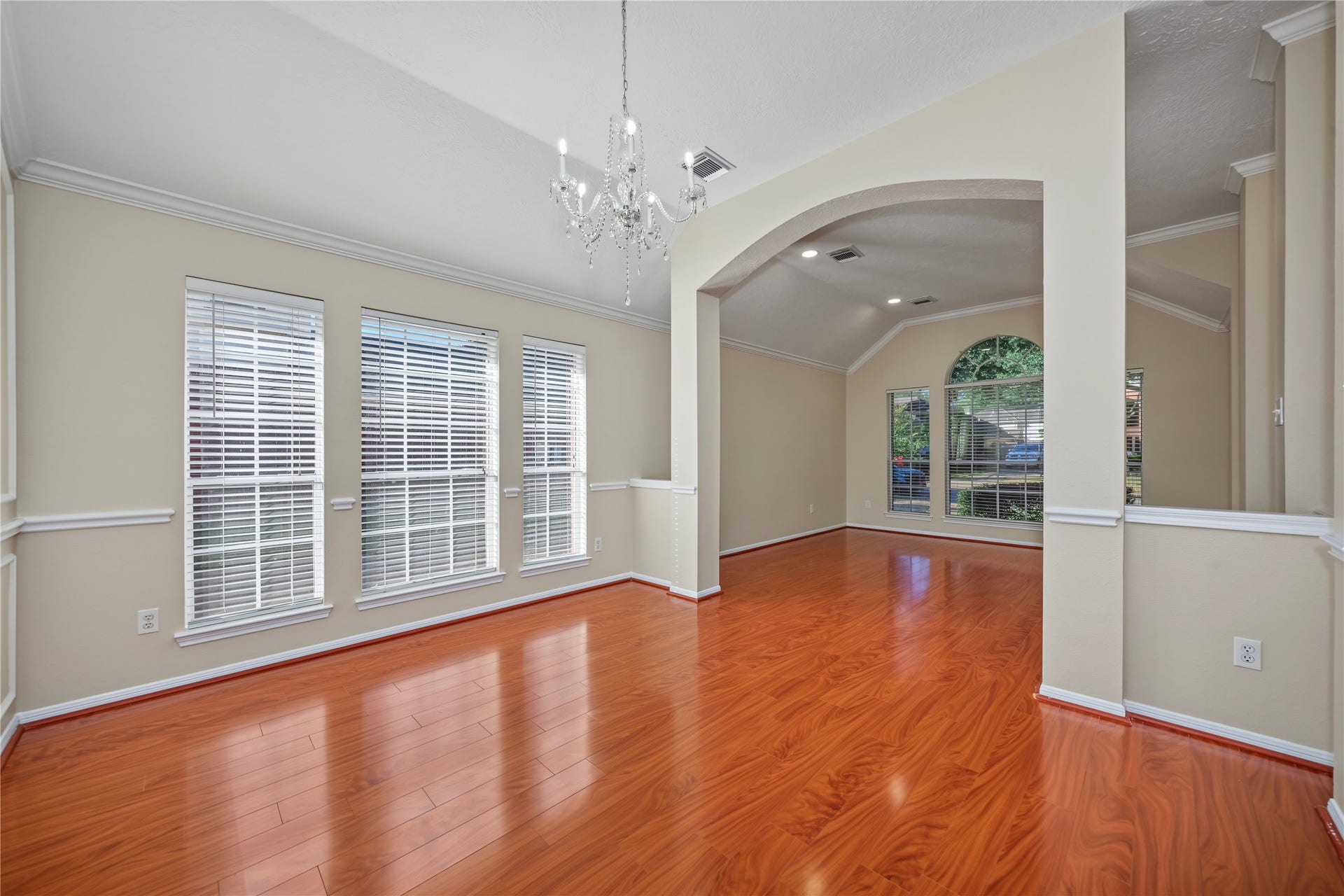 102 Crimson Bay Drive, League City, TX 77573