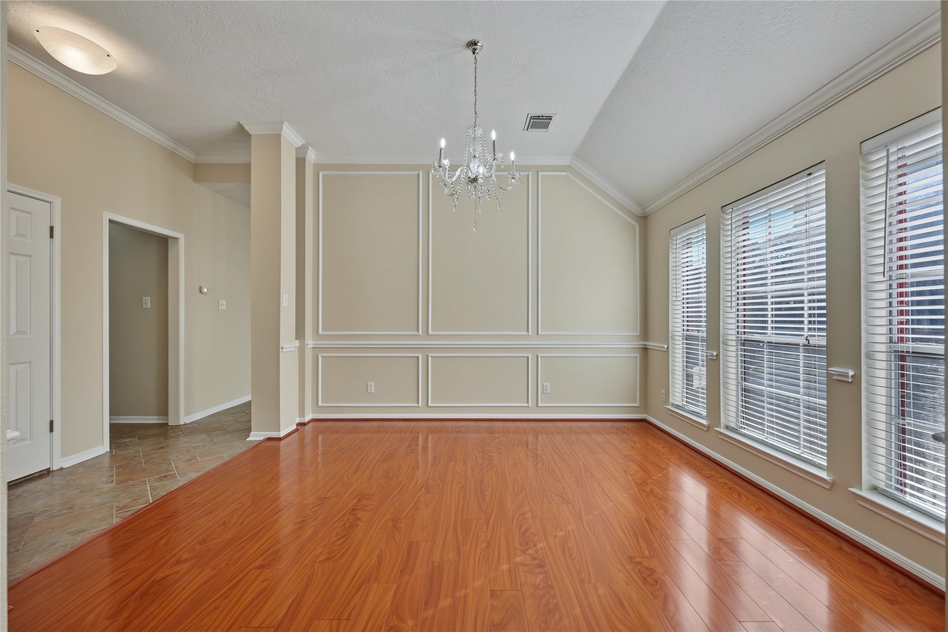 102 Crimson Bay Drive, League City, TX 77573