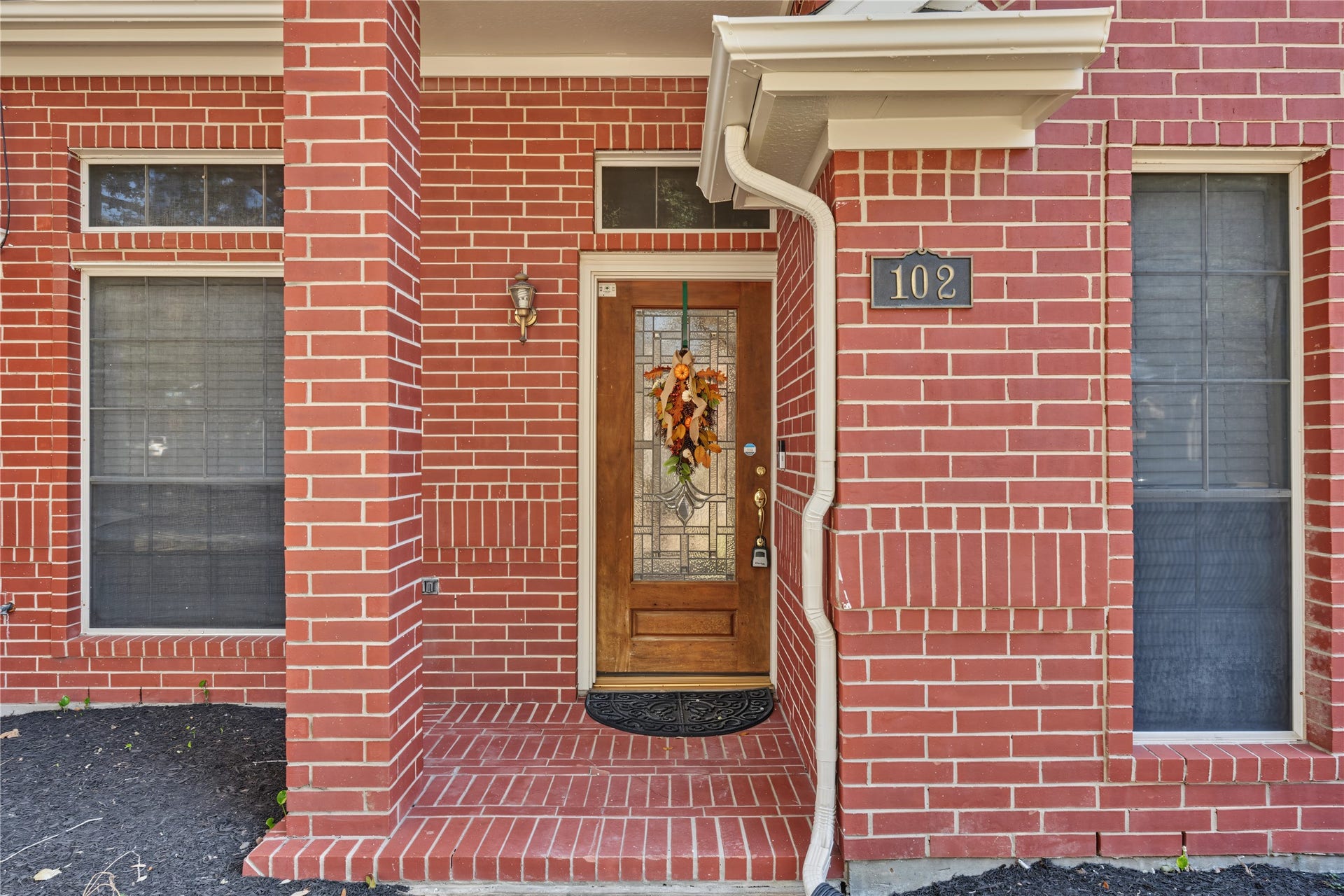 102 Crimson Bay Drive, League City, TX 77573