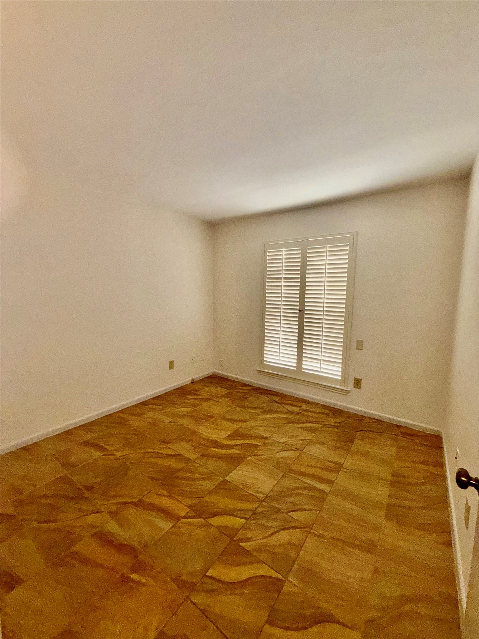1601 S Shepherd Drive, #1, Houston, TX 77019 Primary Bedroom with Doors to Private Patio