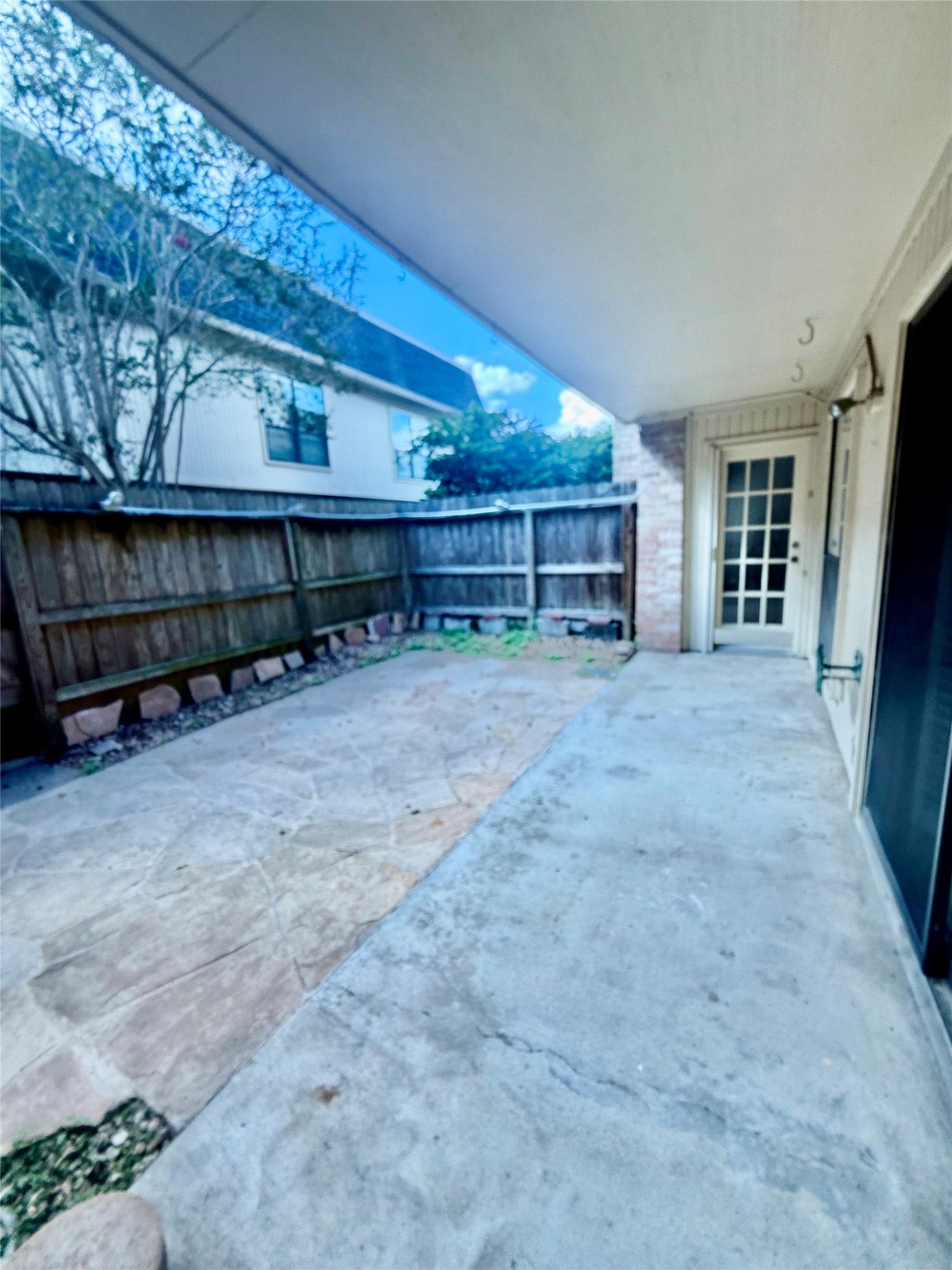 1601 S Shepherd Drive, #1, Houston, TX 77019 View from Dining Room to Kirchen