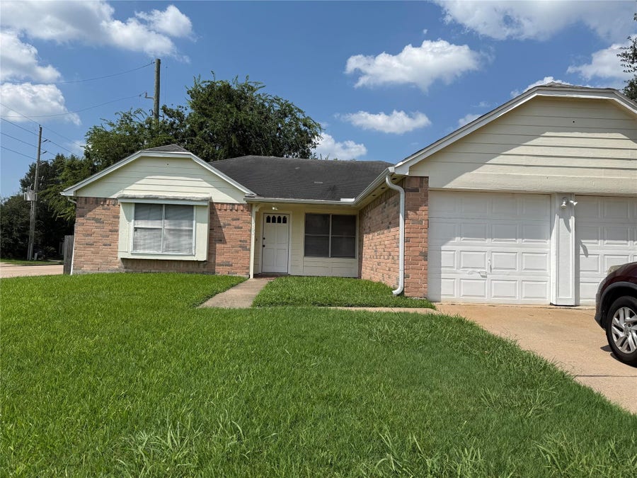 Property photo for 2103 Barrington Place Drive, Sugar Land, TX