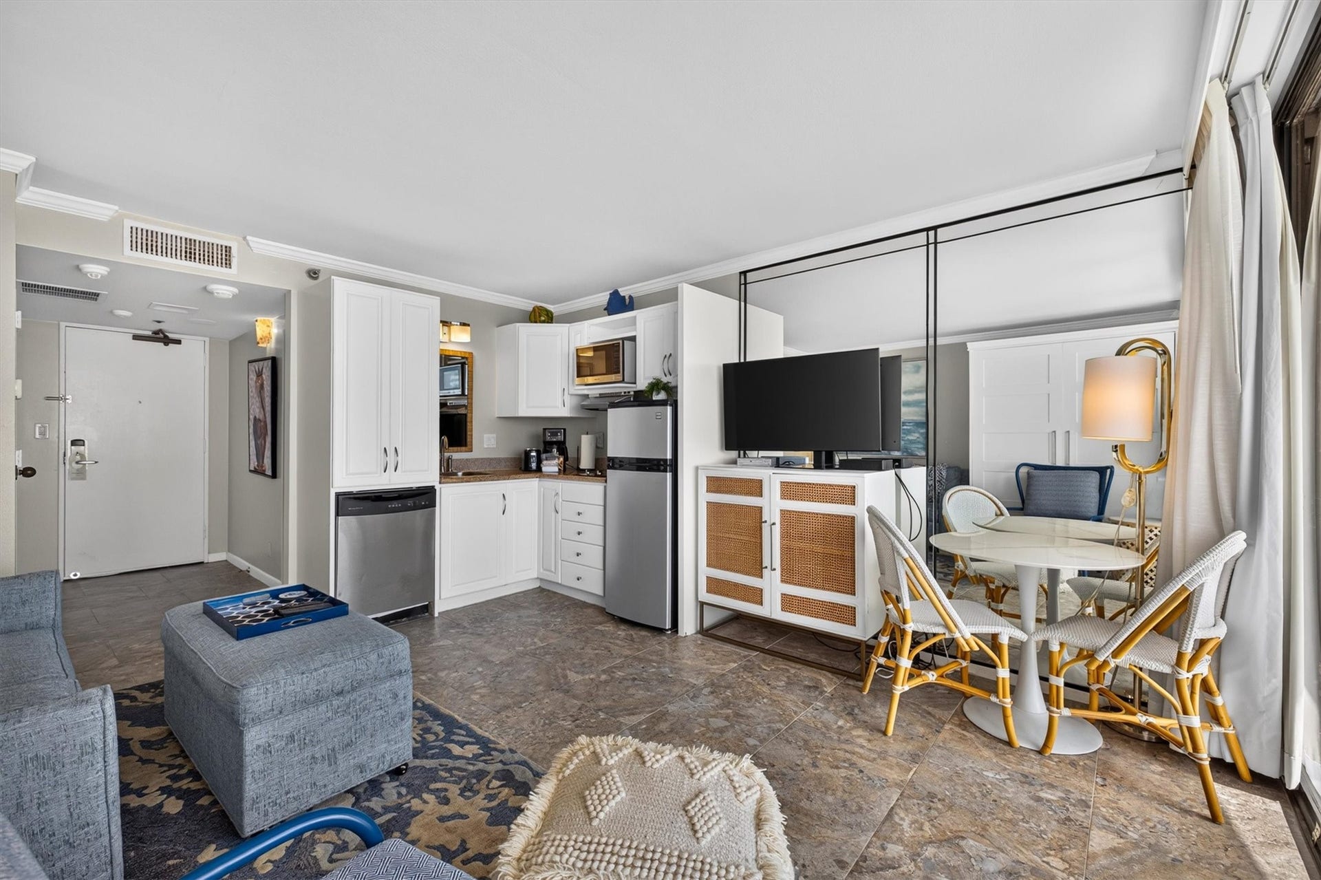 5220 Seawall Boulevard, #737D, Galveston, TX 77551 FULL VIEW SMALL TABLE FOR DINING