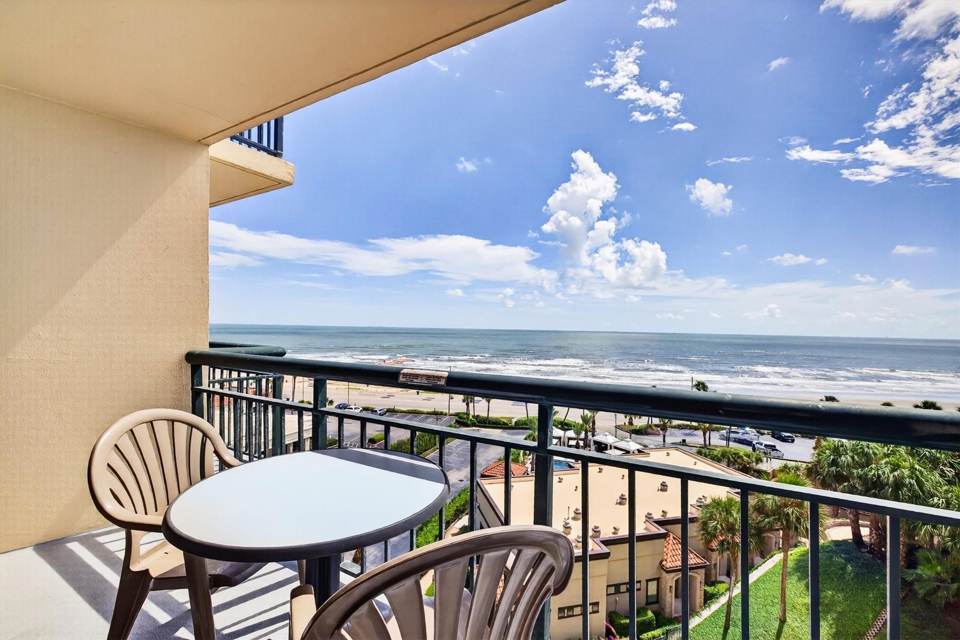 5220 Seawall Boulevard, #737D, Galveston, TX 77551 THE GULF OF AMERICA!