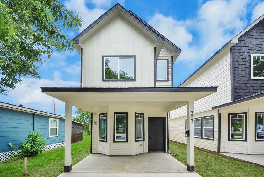 Property photo for 303 S Utah Street, La Porte, TX