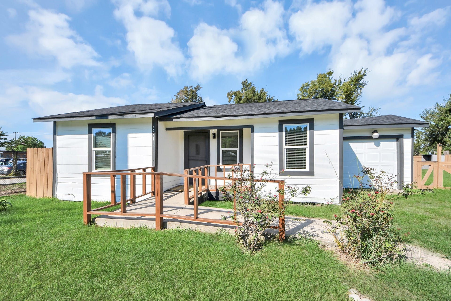 801 Mabel Street, Richmond, TX 77469 welcoming entry