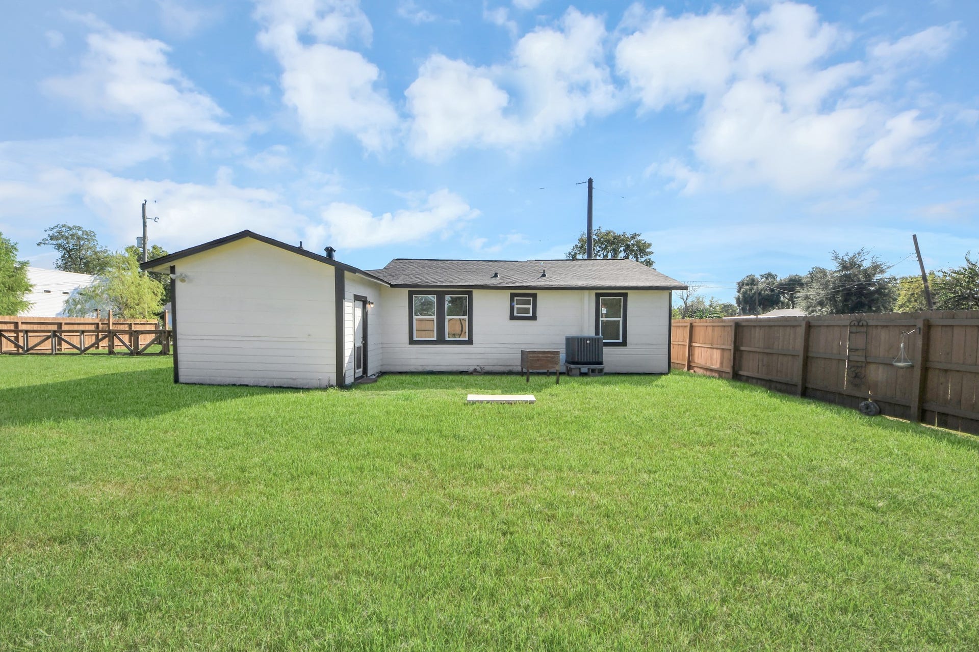 801 Mabel Street, Richmond, TX 77469 spacious overized lot