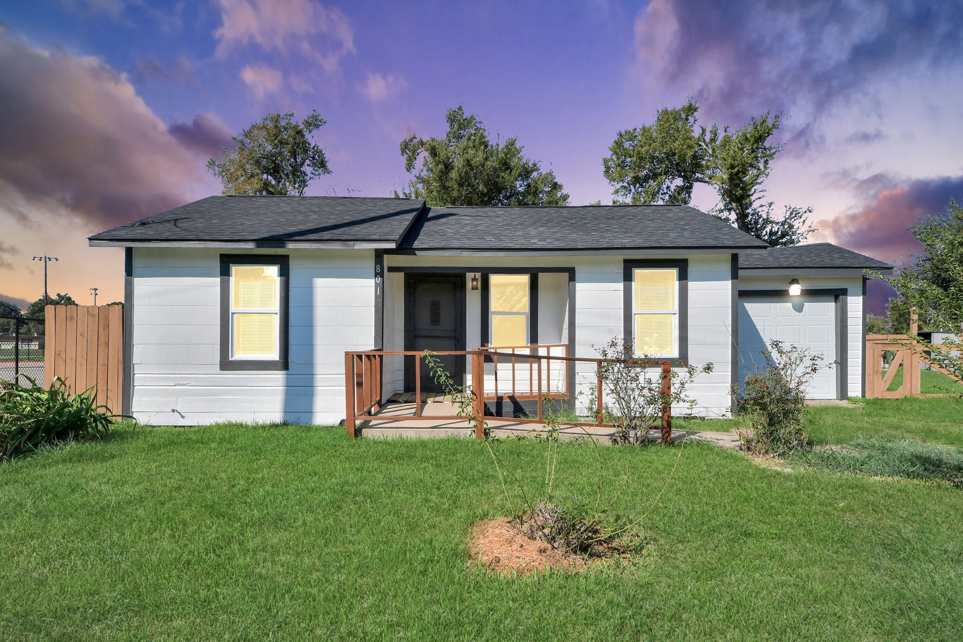 801 Mabel Street, Richmond, TX 77469 welcoming oversized lot