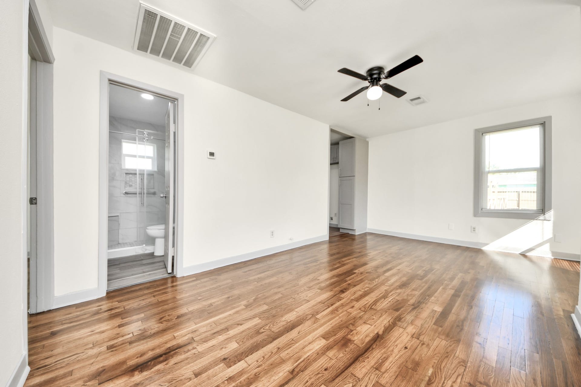 801 Mabel Street, Richmond, TX 77469 open living area