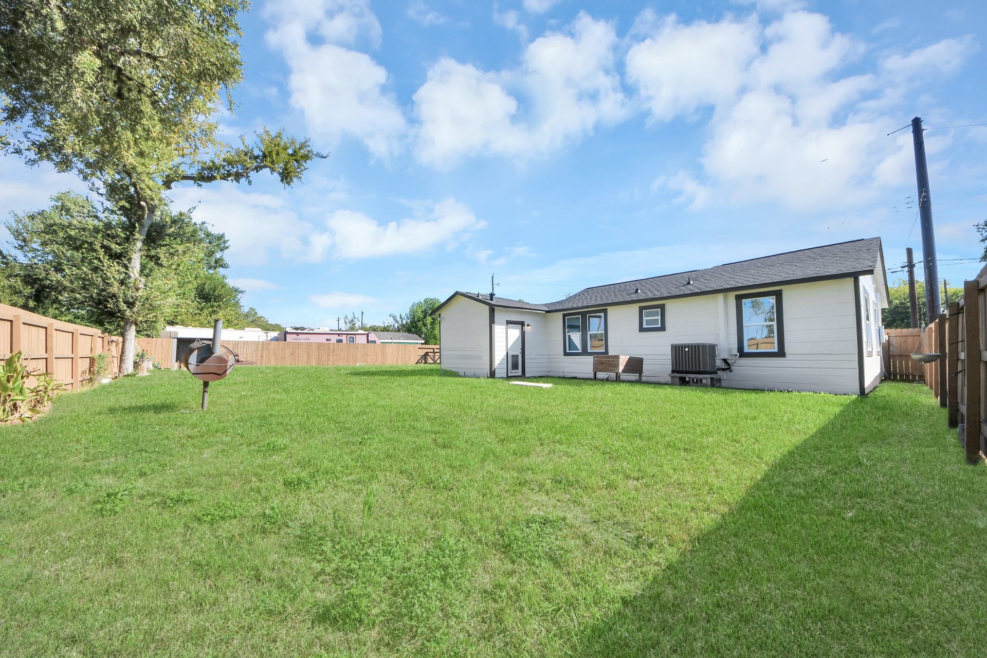 801 Mabel Street, Richmond, TX 77469 spacious oversized lot