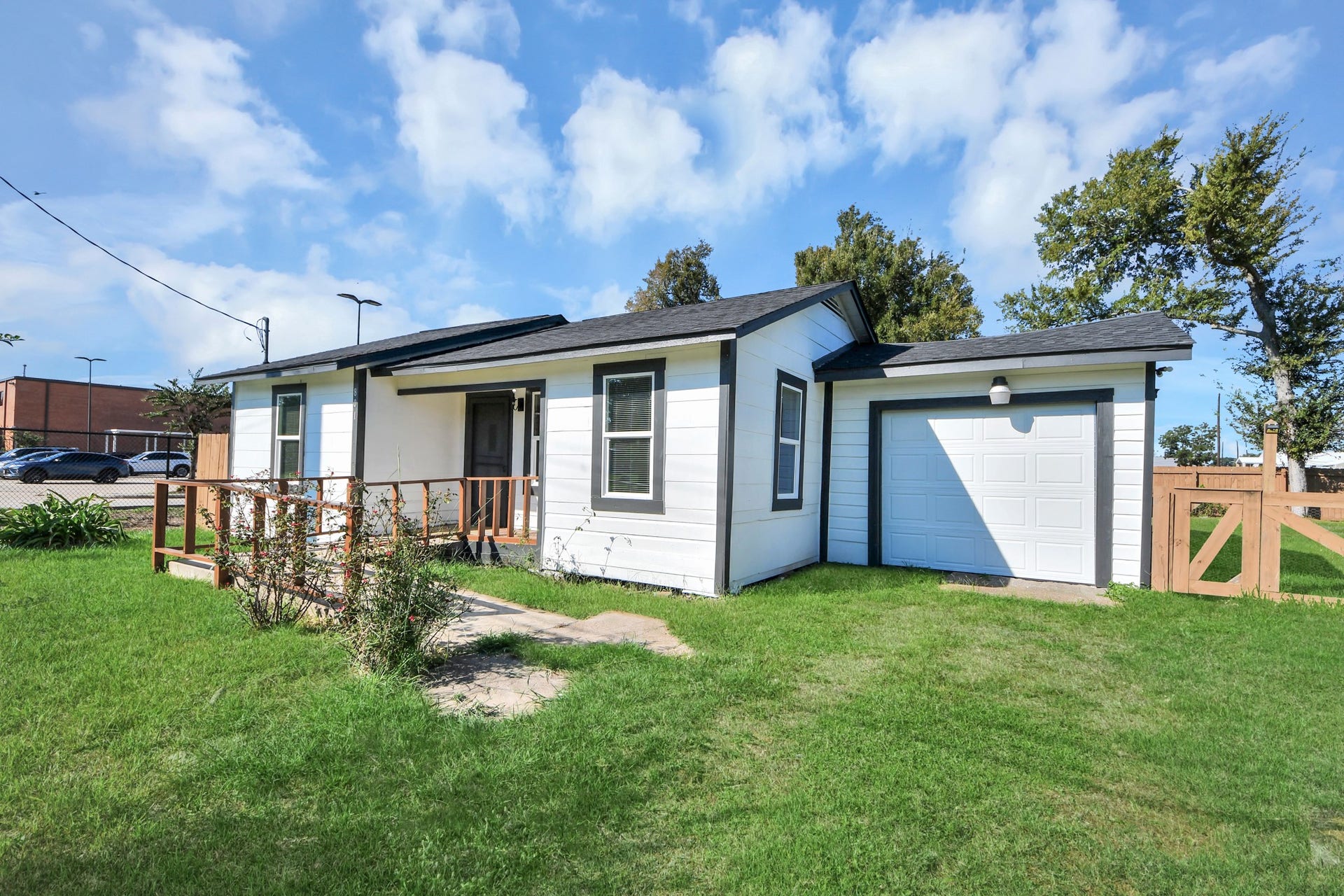 801 Mabel Street, Richmond, TX 77469 welcoming entry