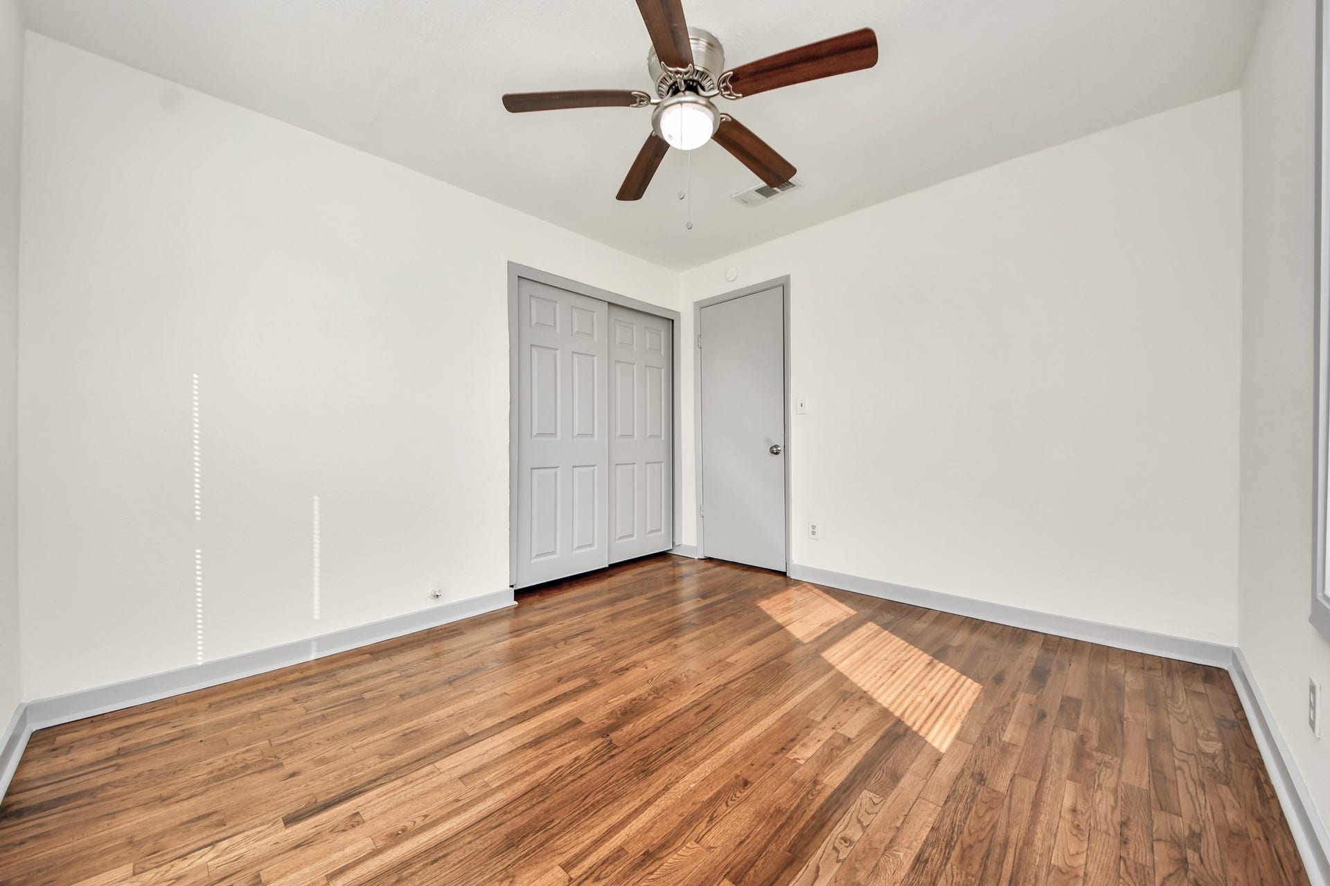801 Mabel Street, Richmond, TX 77469 cozy bedroom