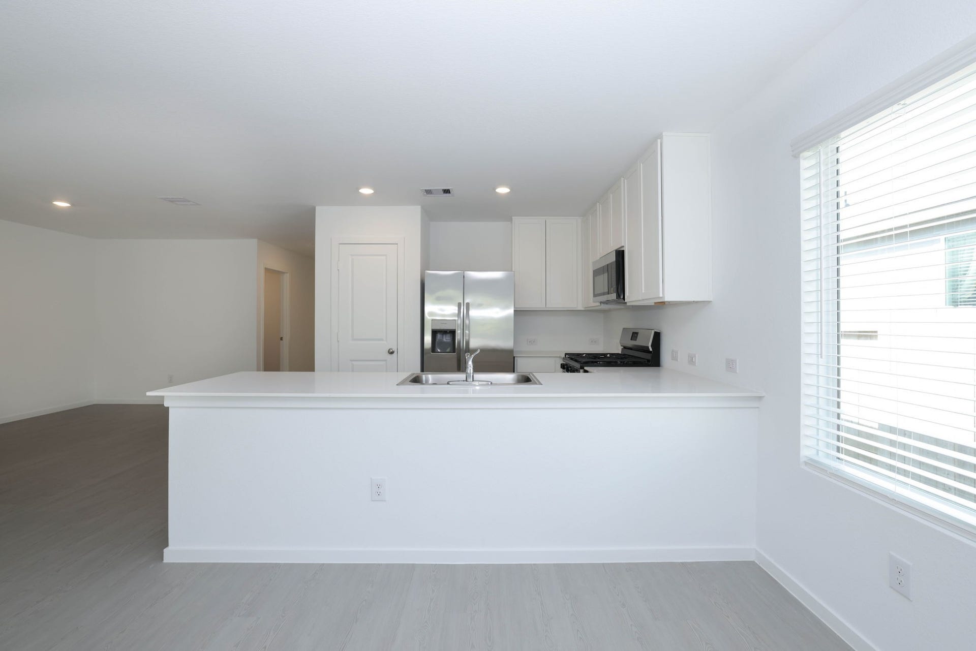 25596 Rose Creek Drive, Cleveland, TX 77328 25596 Rose Creek Drive, Cleveland, TX 77328