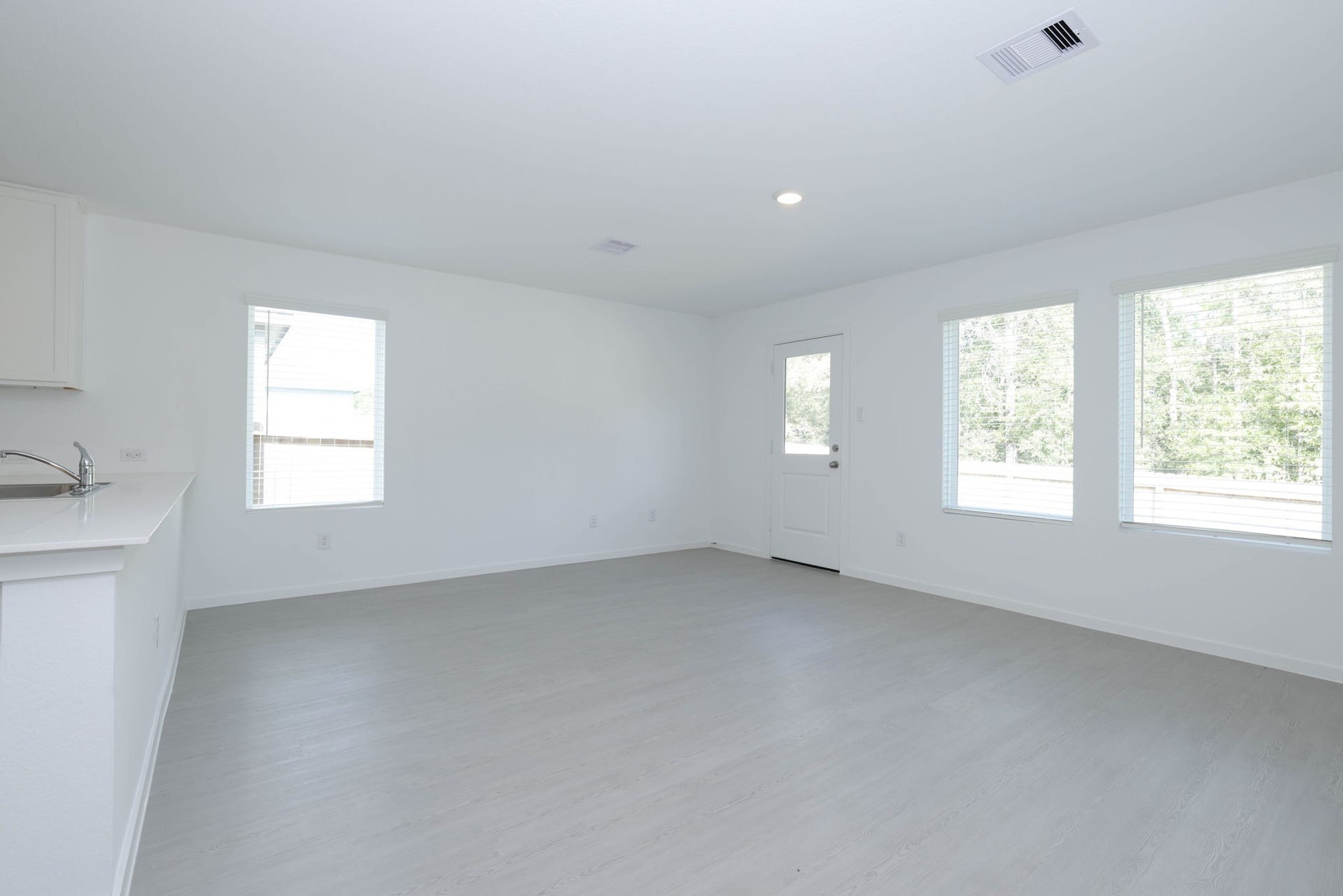25596 Rose Creek Drive, Cleveland, TX 77328 25596 Rose Creek Drive, Cleveland, TX 77328