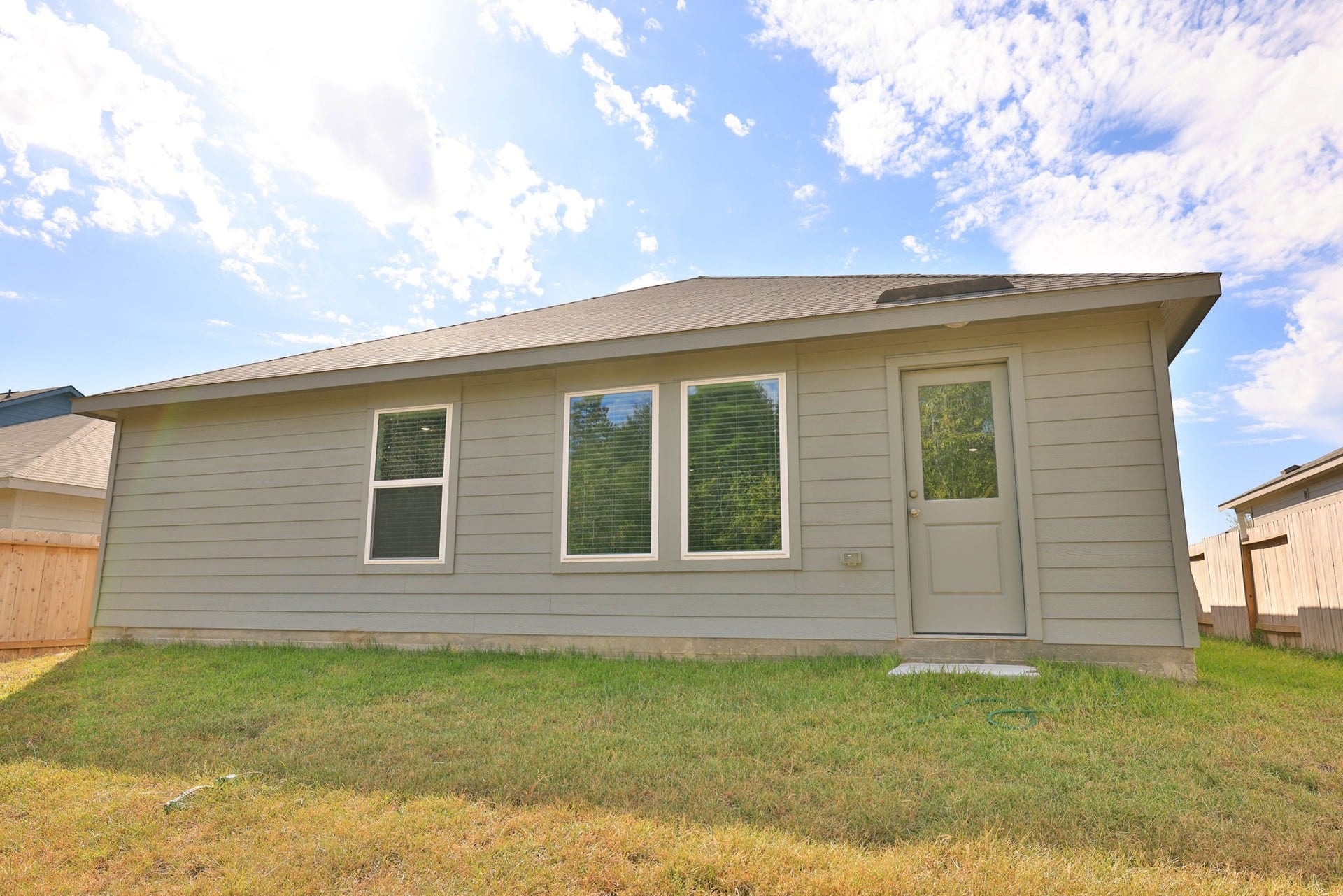 25596 Rose Creek Drive, Cleveland, TX 77328 25596 Rose Creek Drive, Cleveland, TX 77328