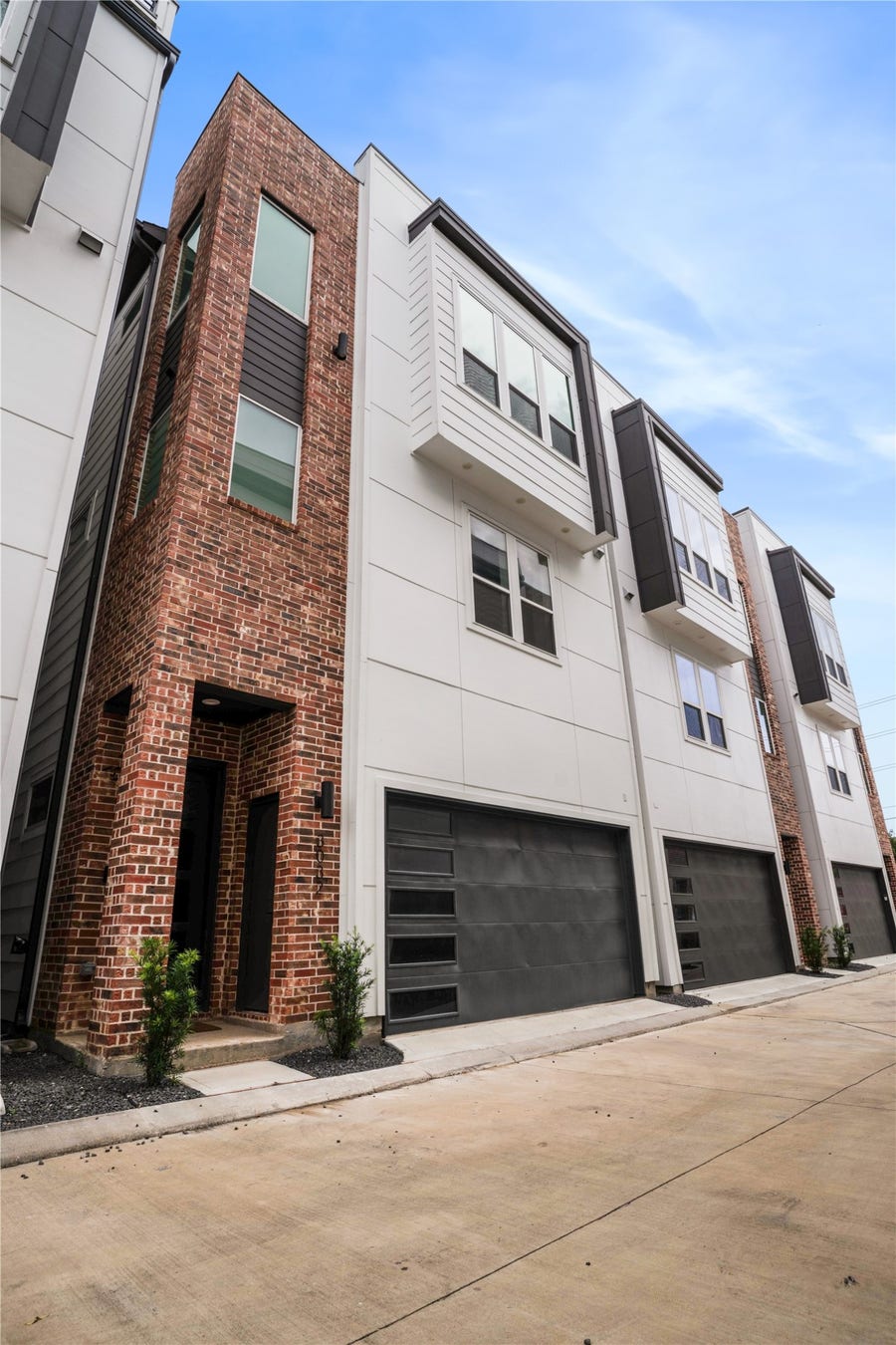 Property photo for 3032 Lamar St, Houston, TX