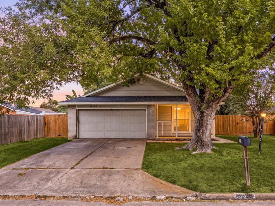 Property photo for 6526 Turtlewood Street, Houston, TX