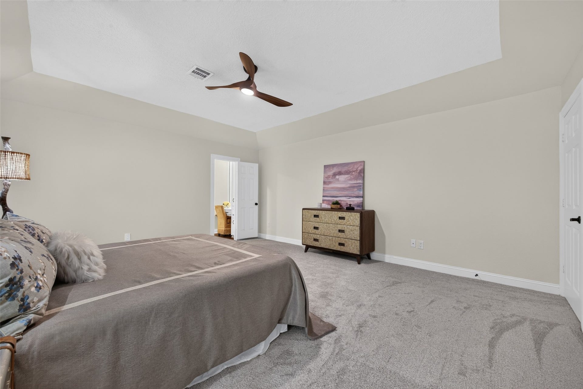 8906 Seber Drive, Tomball, TX 77375 Another view of the generously sized primary bedroom highlights the abundance of usable space.