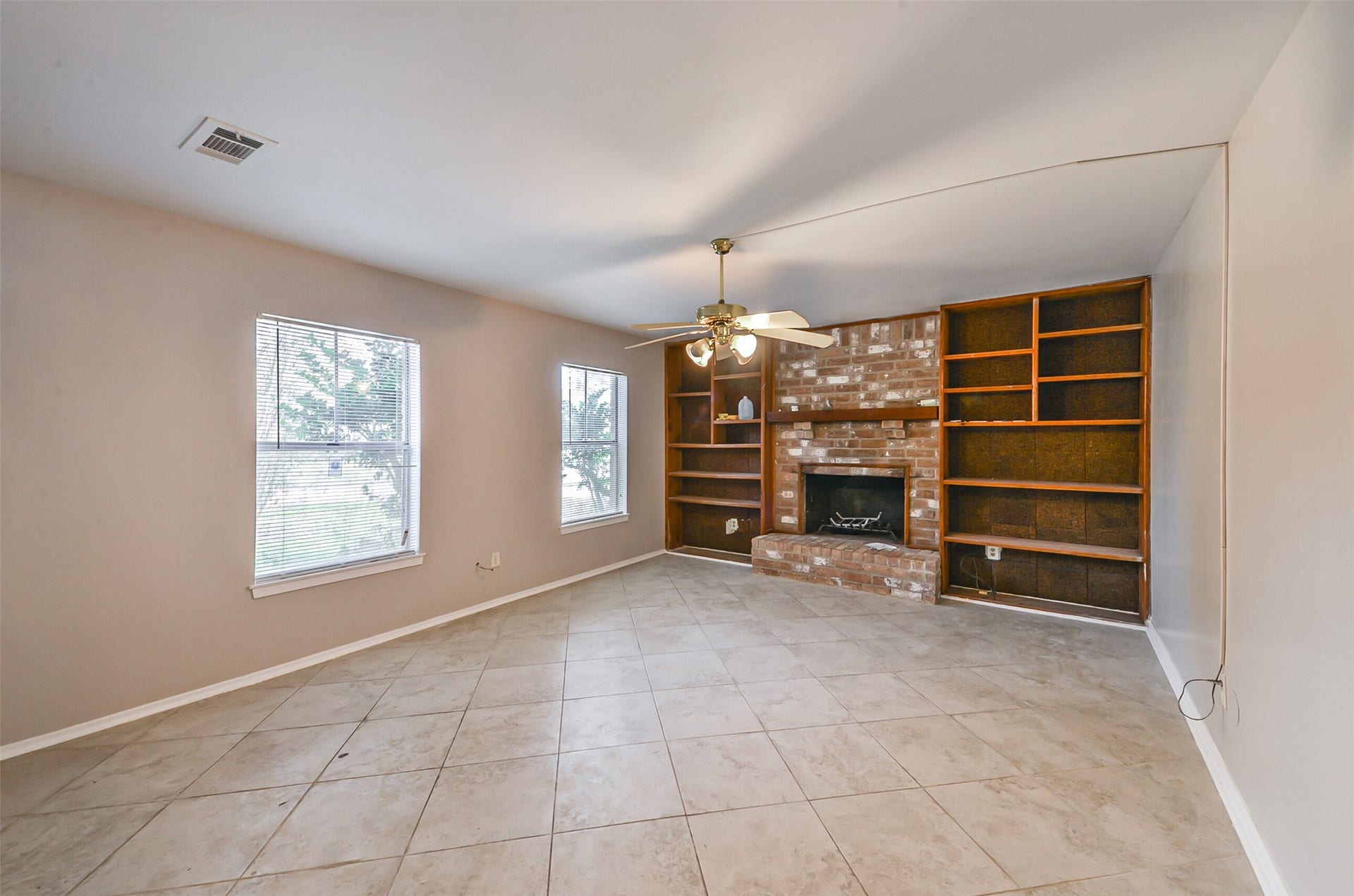 16602 Quail Dale Drive, Houston, TX 77489