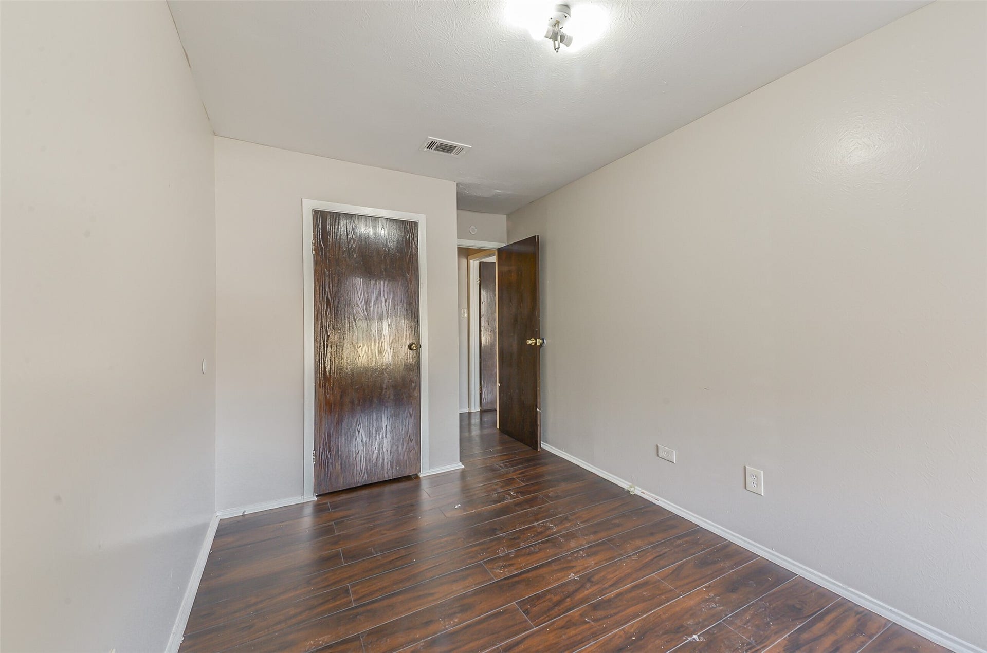 16602 Quail Dale Drive, Houston, TX 77489