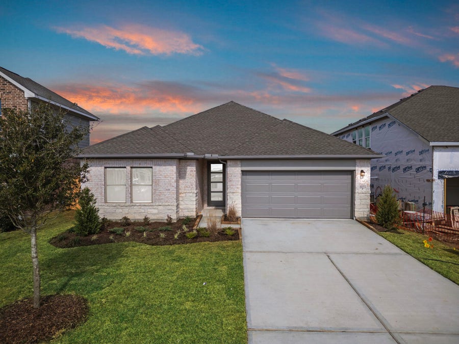 Property photo for 1923 Stargazer Lane, Angleton, TX