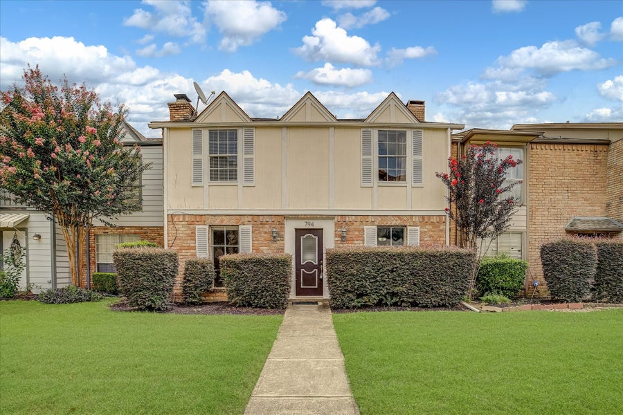 Property photo for 794 Thicket Lane, Houston, TX