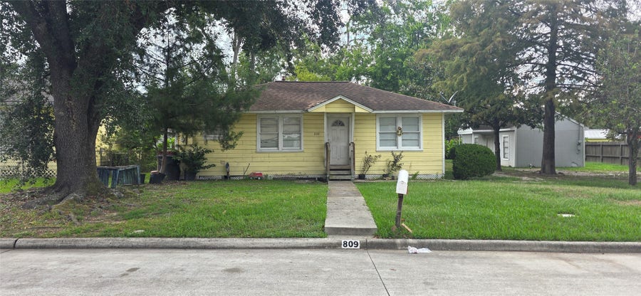 Property photo for 809 N Avenue D, Humble, TX