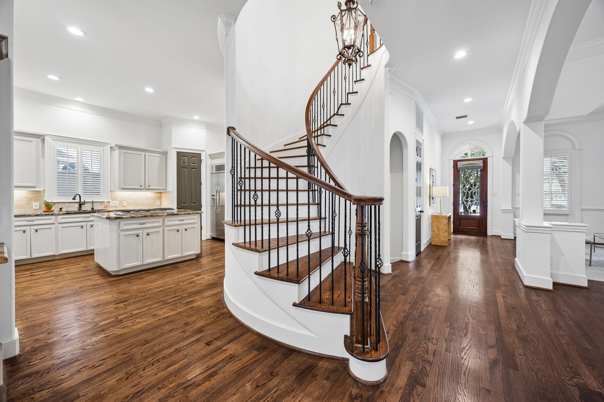 2214 Driscoll Street, Houston, TX 77019 2214 Driscoll Street, Houston, TX 77019