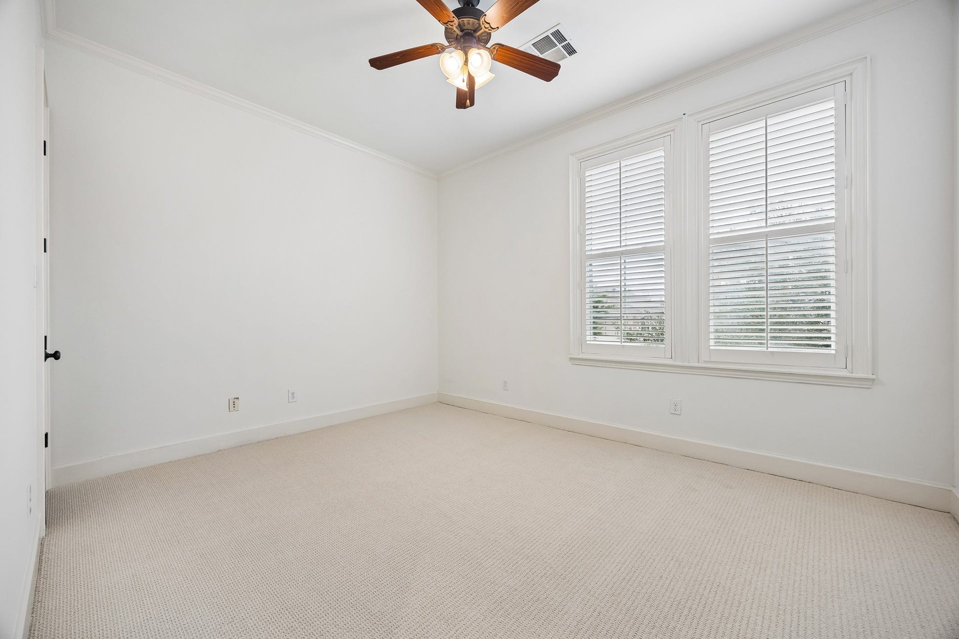 2214 Driscoll Street, Houston, TX 77019 Secondary bedroom
