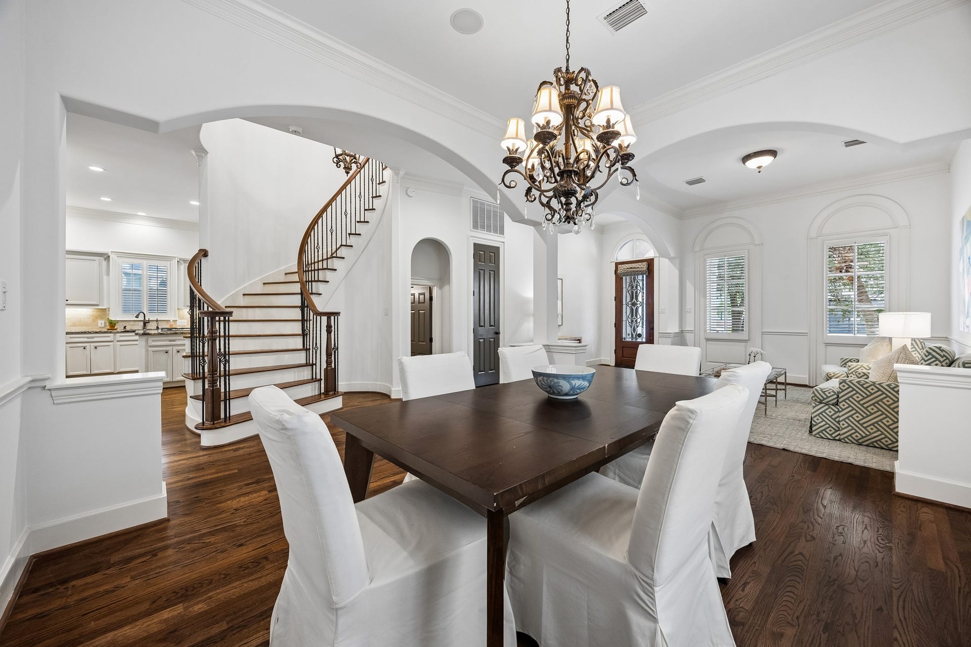 2214 Driscoll Street, Houston, TX 77019 2214 Driscoll Street, Houston, TX 77019