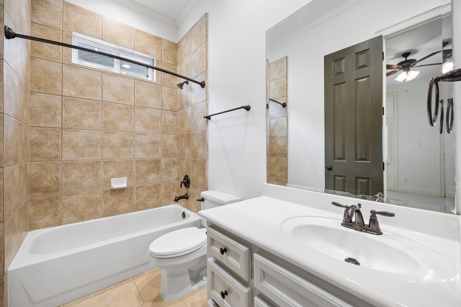 2214 Driscoll Street, Houston, TX 77019 En suite bathroom, opens up to the hallway to service the playroom/media room