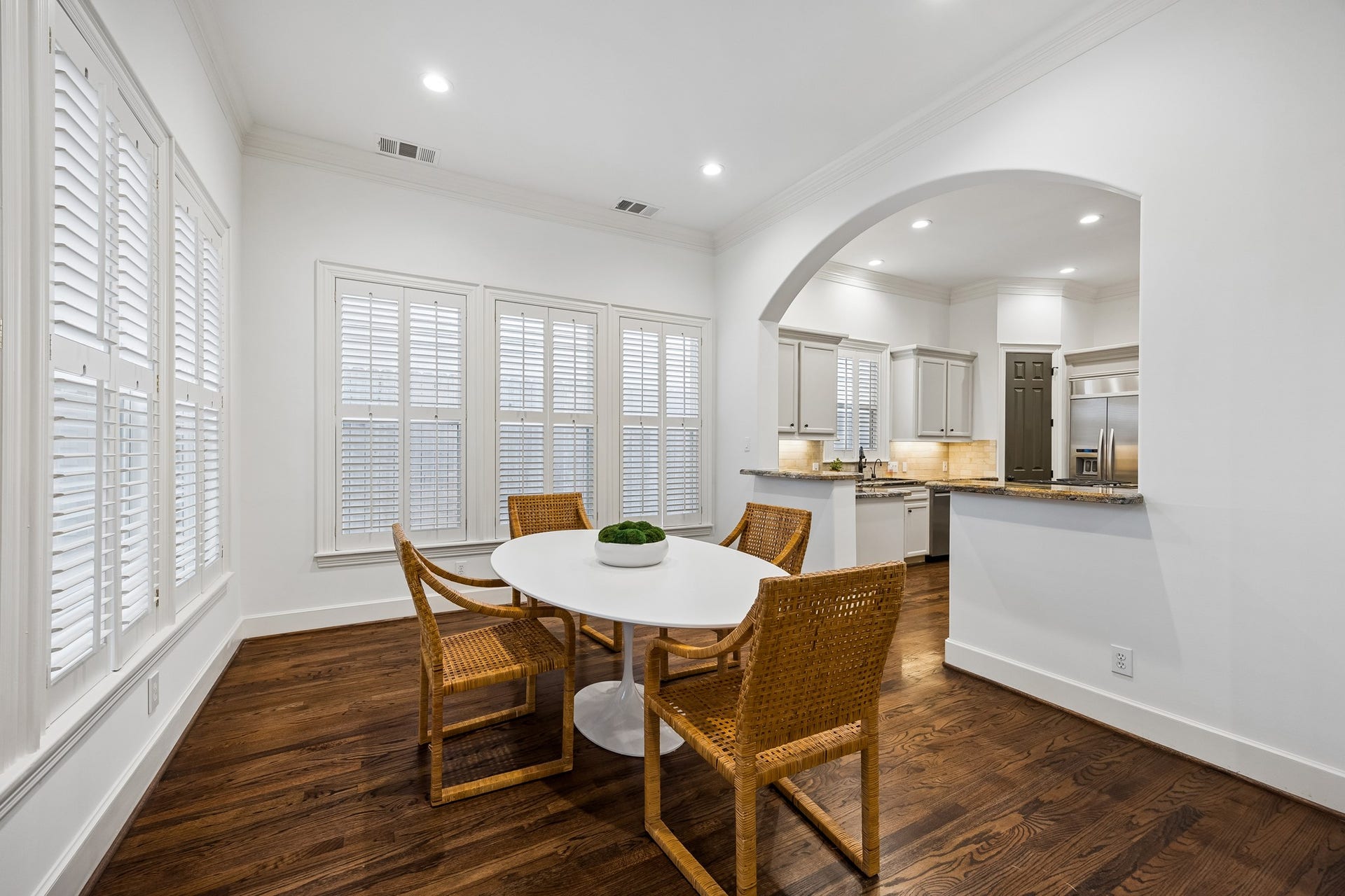 2214 Driscoll Street, Houston, TX 77019 2214 Driscoll Street, Houston, TX 77019
