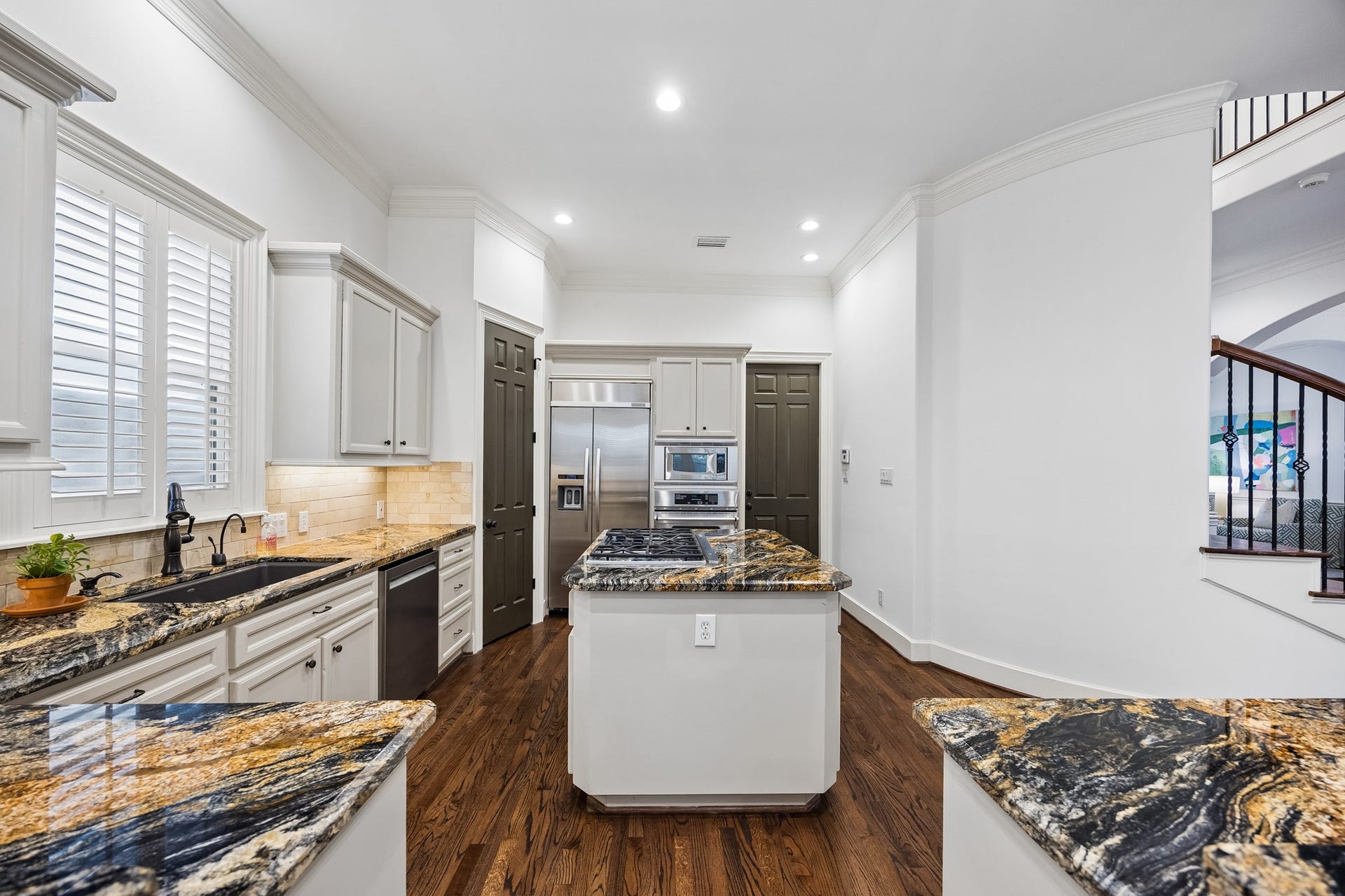 2214 Driscoll Street, Houston, TX 77019 2214 Driscoll Street, Houston, TX 77019