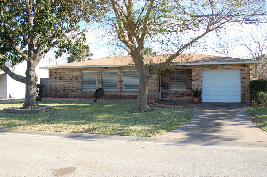 Property photo for 115 Barracuda Avenue, Galveston, TX