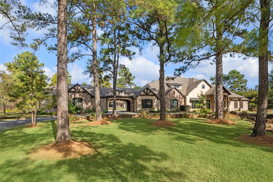 Property photo for 11 Willowcreek Ranch Road, Tomball, TX