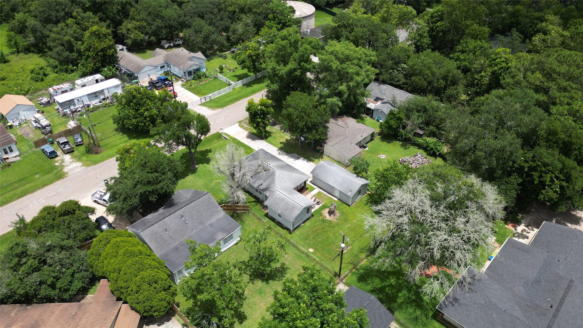 2109 Magnolia Drive, La Marque, TX 77568 2109 Magnolia Drive, La Marque, TX 77568