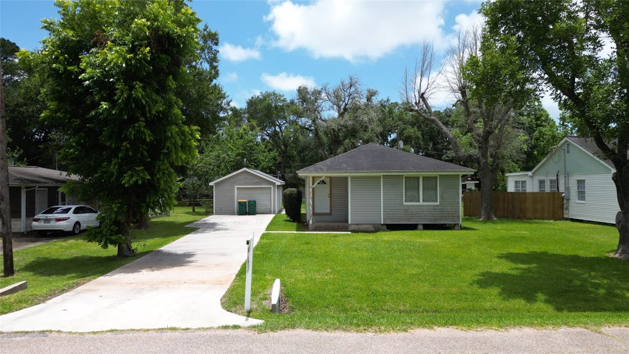 Property photo for 2109 Magnolia Drive, La Marque, TX