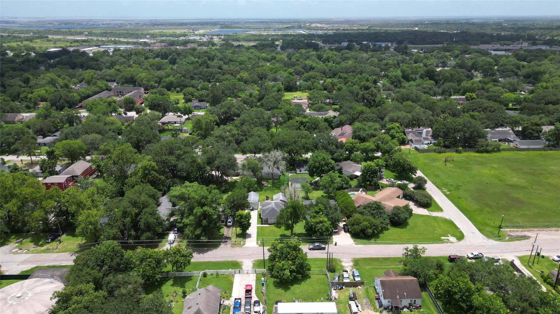 2109 Magnolia Drive, La Marque, TX 77568 2109 Magnolia Drive, La Marque, TX 77568