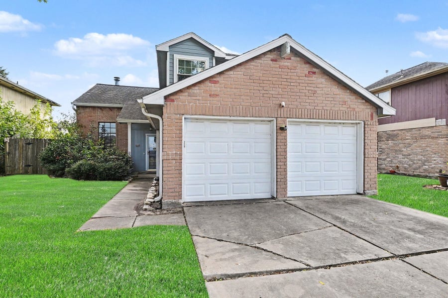 Property photo for 515 Foxglove Drive, Missouri City, TX